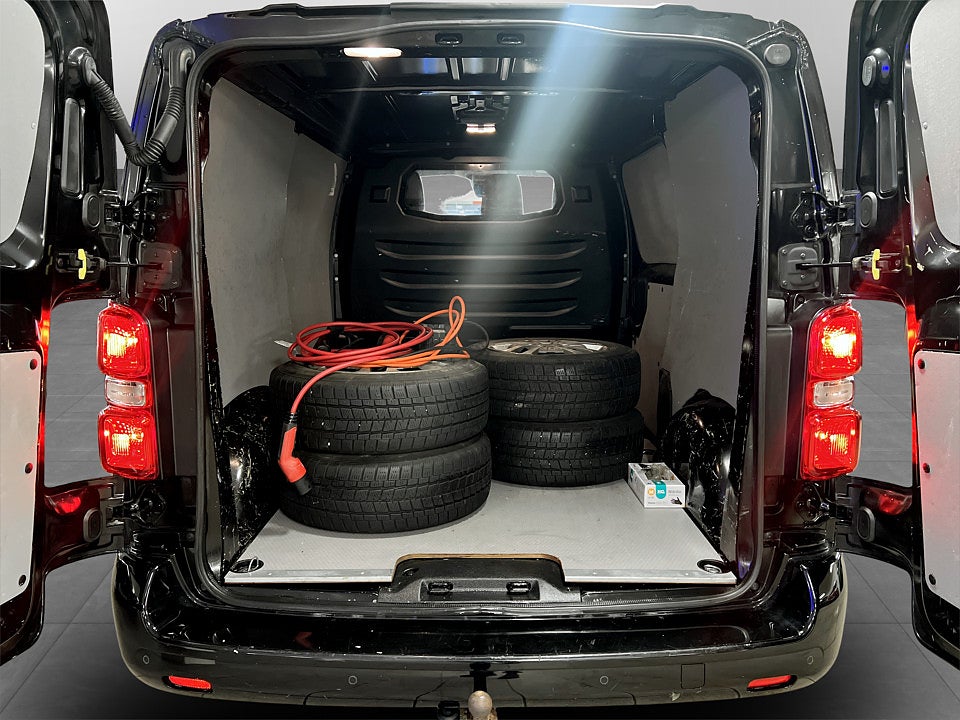 Bild på Peugeot e-Expert PRO+ 75kWh 136hk Aut L2 B-KAMERA NAVI