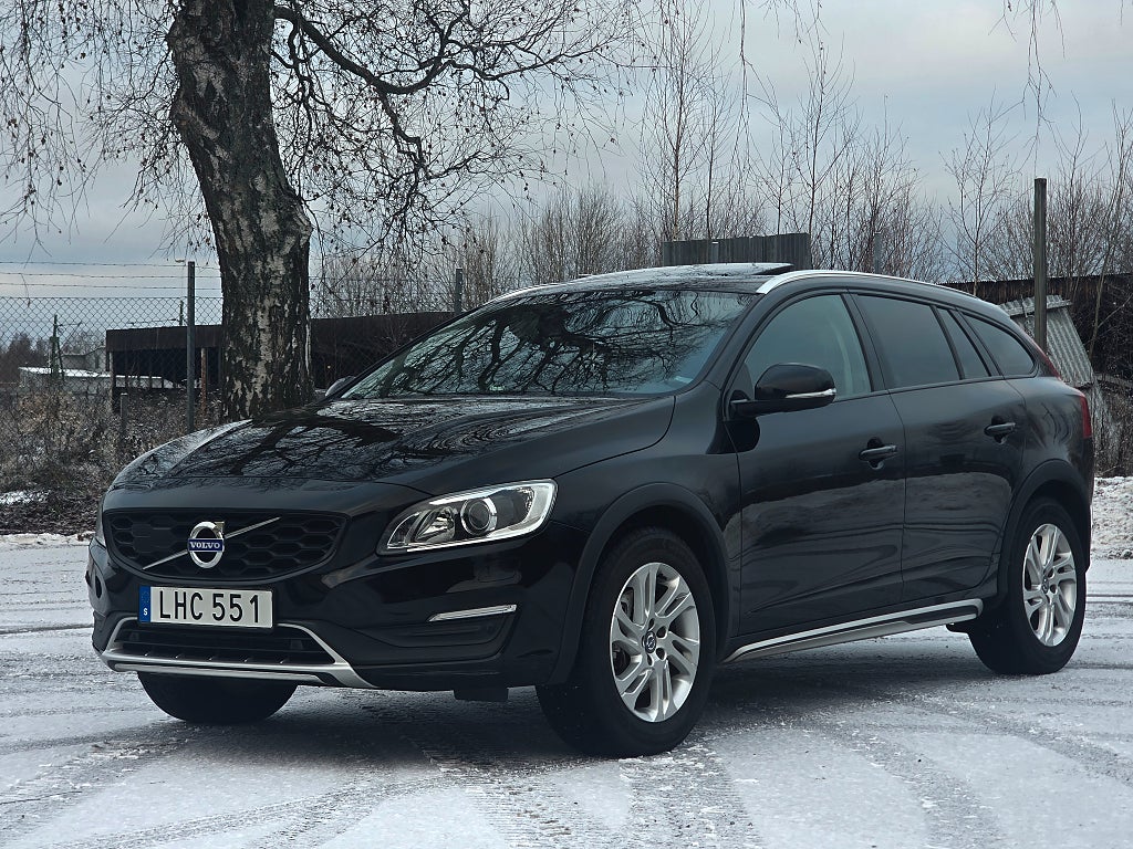 Volvo V60 Cross Country D4 AWD Summum Värmare GPS Taklucka