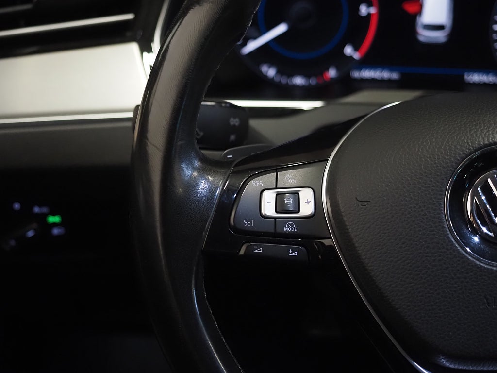 Volkswagen Passat SC 2.0 TDI 4Motion GT R-Line Cockpit Drag Skinn Kamera 2018