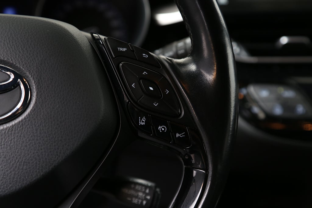 Toyota C-HR 1,2 Turbo AWD Executive Aut Kamera JBL Motorv Drag 2017