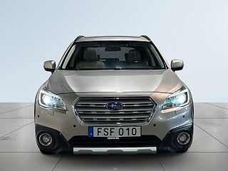 Subaru Outback 4WD Summit Drag Motorvärmare Kamera Pano H/K GPS SoV