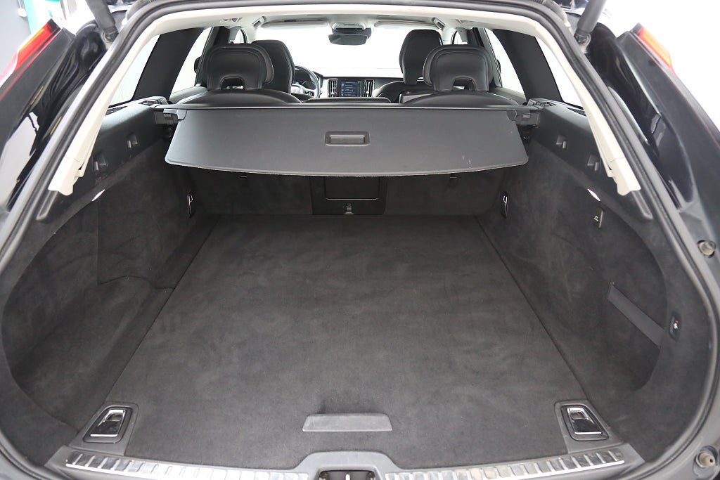 Volvo V90 Cross Country B4 197hk Advanced SE AWD Kamera Drag Polestar 2021