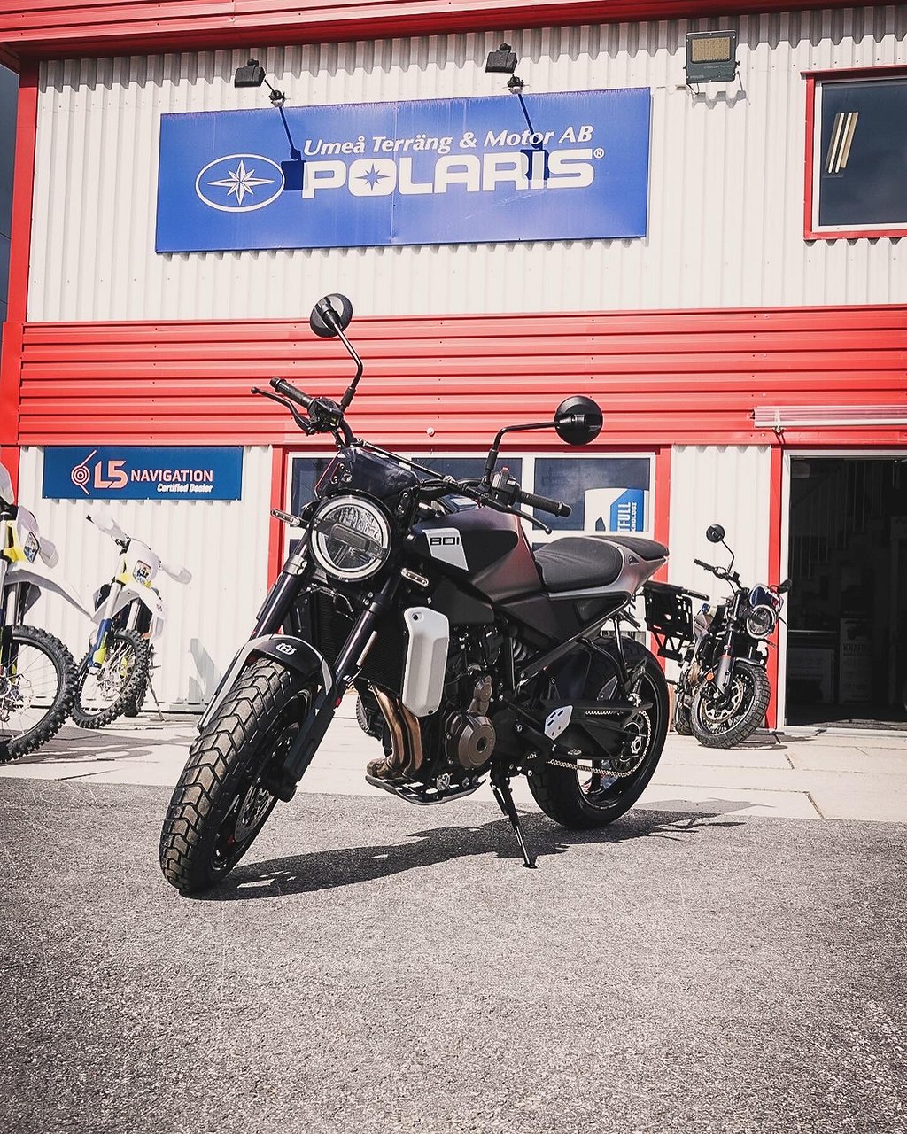 Husqvarna Svartpilen 801 Demo Köp online