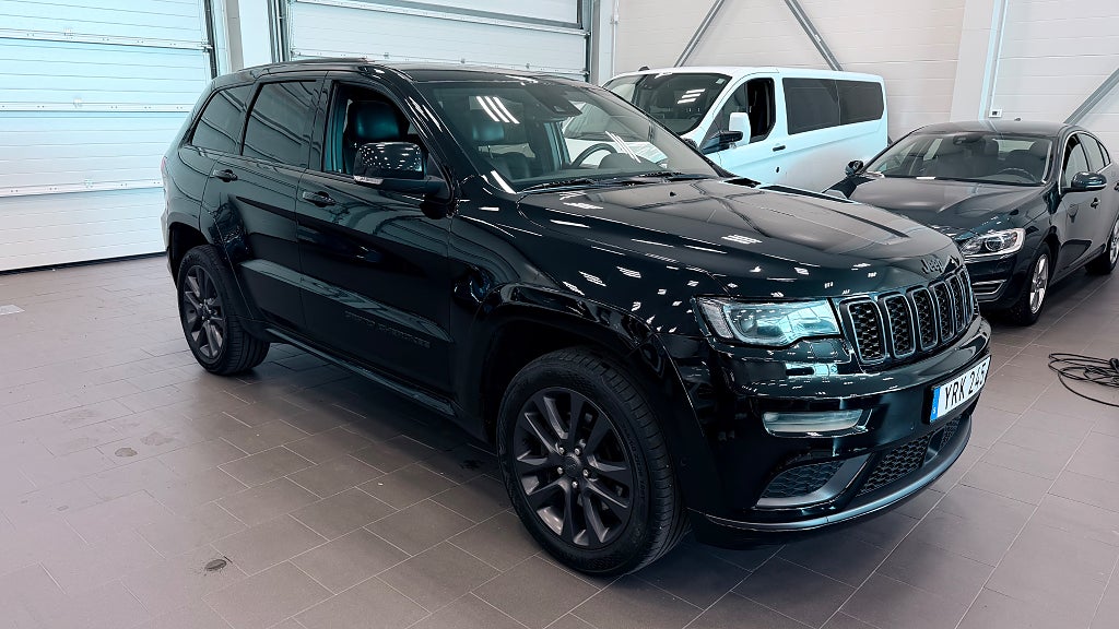Jeep Grand Cherokee Black Edition S 3.6 V6 4WD 290hk Pano GPS Drag Kamera
