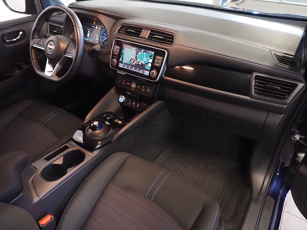 Nissan Leaf N-Connecta | 40kwh | 360° kamera | Värmepump | 2023