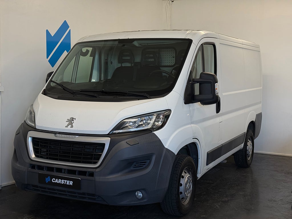 Peugeot Boxer Van 330 2.0 BlueHDi 