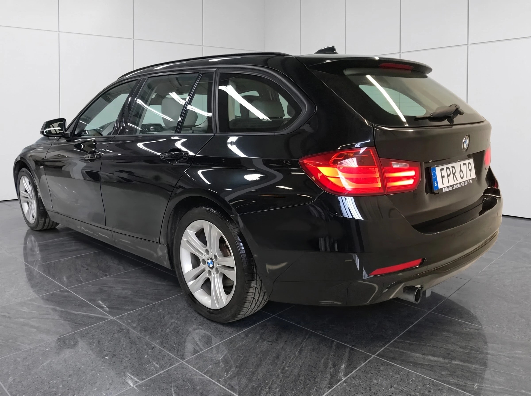 BMW 318 2015, bild 3/55