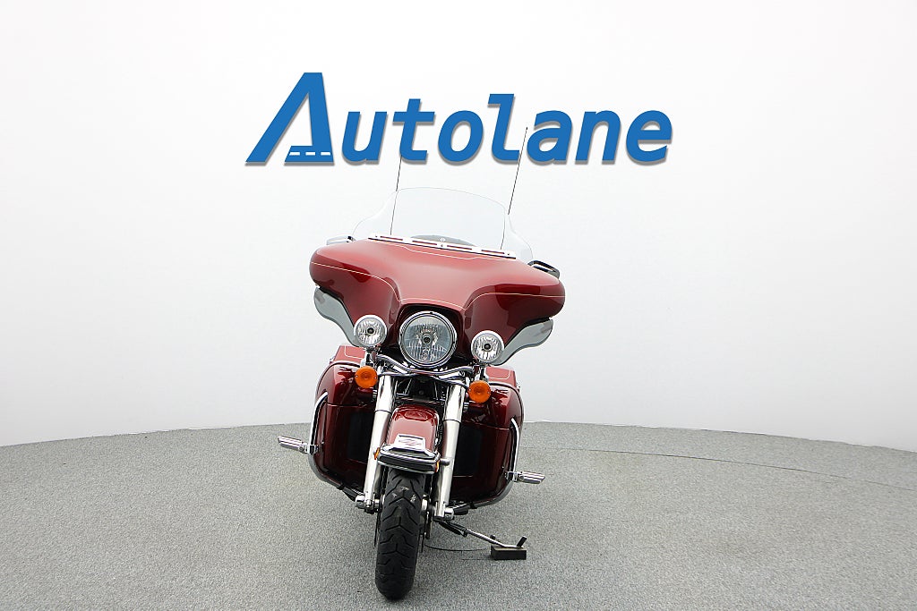 Harley-Davidson Electra Glide Ultra Classic *Vance & Hines Nyservad Nya däck