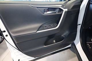 SUV Toyota RAV4 17 av 28
