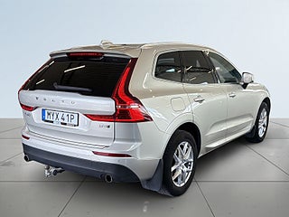 Volvo XC60 B4 AWD Momentum Advanced S&V-hjul Värmare Drag Kamera – bild 6