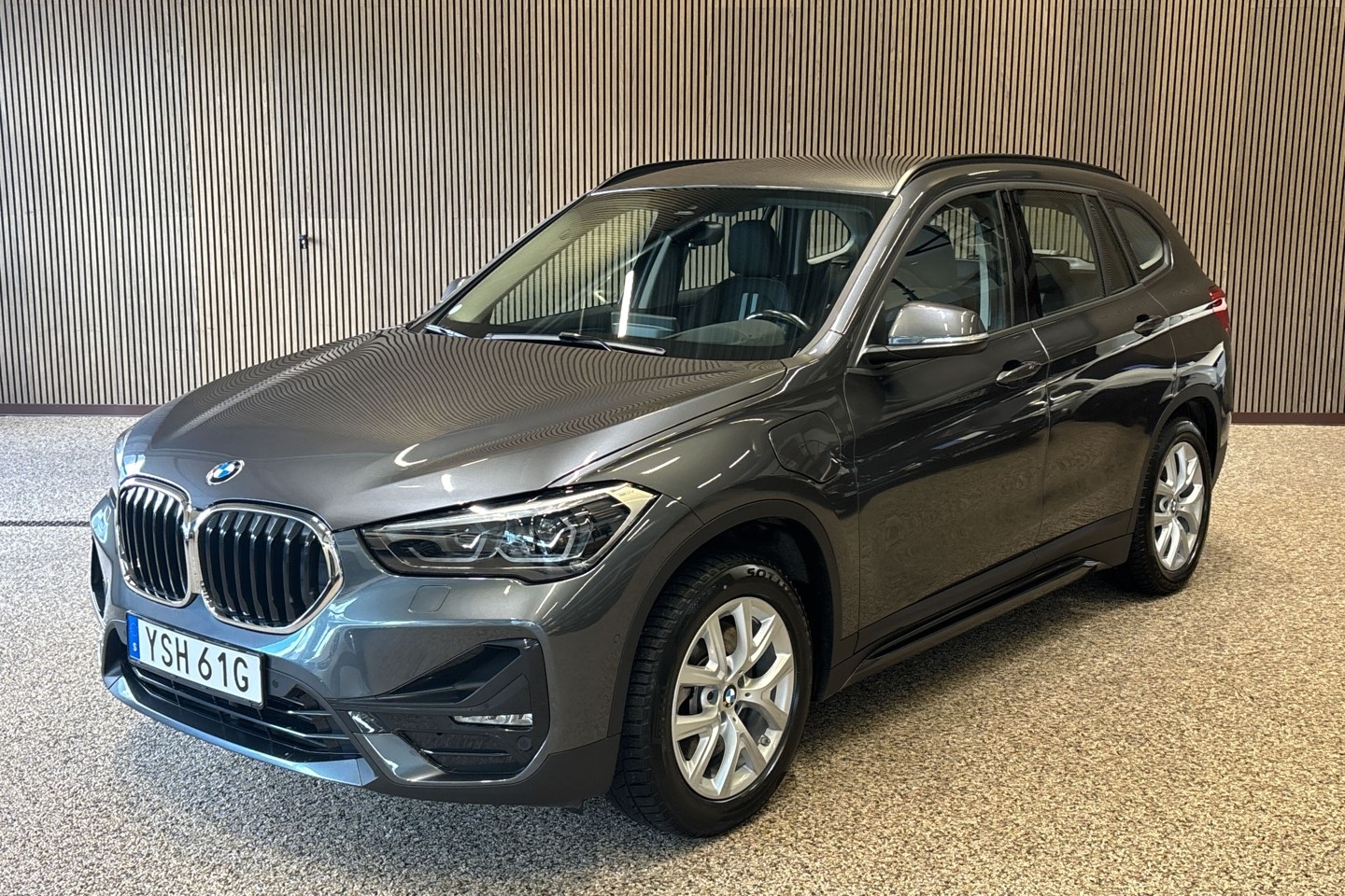 BMW X1 xDrive25e Steptronic 2021, bild 2/10