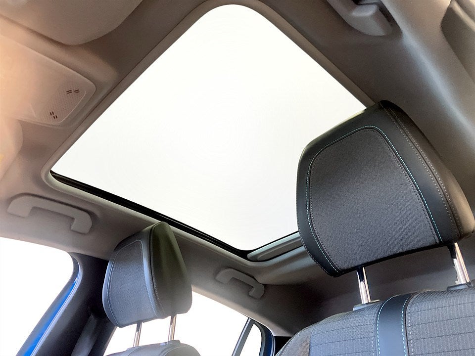 Bild på Peugeot 208 Allure 1.2 PT 130hk Aut - PANO, B-AMERA, CARPLAY