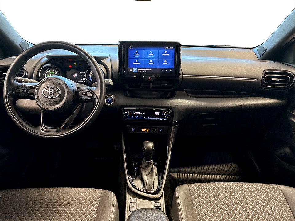 Bild på Toyota Yaris Style Hybrid CVT 116hk Aut B-KAMERA CARPLAY