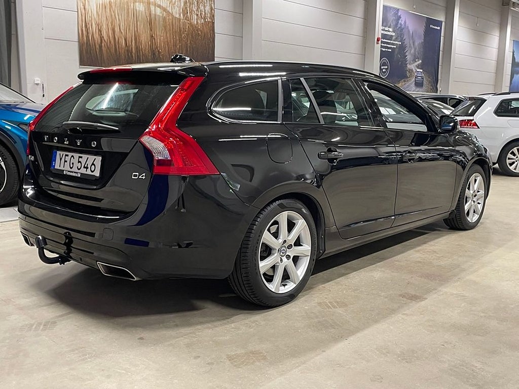 Volvo V60 D4 Business Advanced Dynamic (V-HJUL) *DRAGKROK...