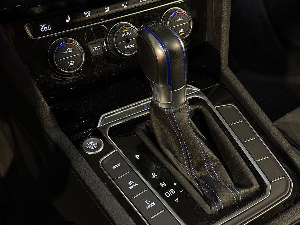 Volkswagen Passat GTE |Drag | Kamera | Nyservad | Låga mil 2018