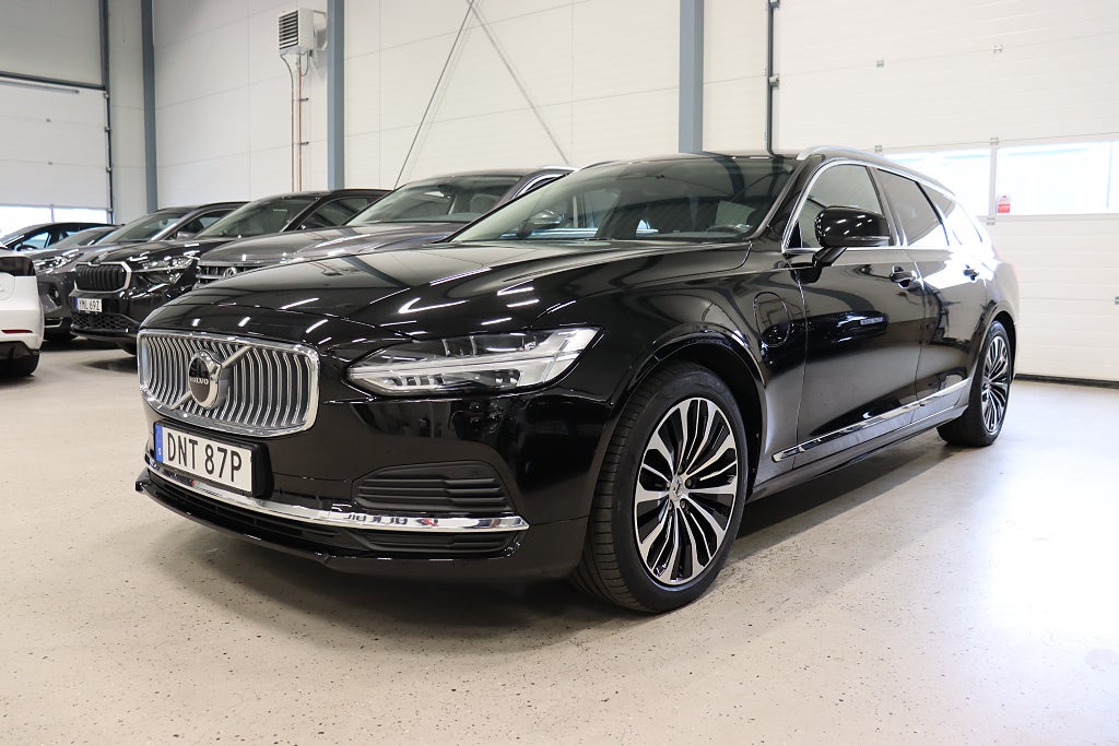 Volvo V90 Recharge T6 AWD Core Drag B-Kam Navi P-Värm 350hk
