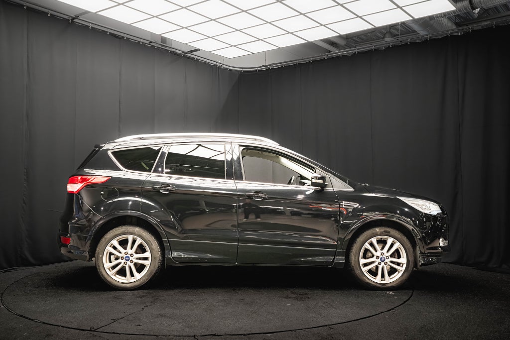 Ford Kuga TDCi AWD Titanium D-VÄRMARE ELBAKLUCKA KEYLESS 180hk
