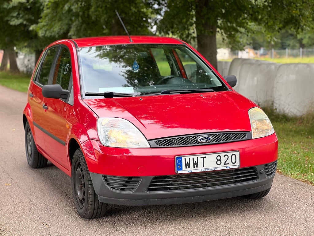 Ford Fiesta 1.4 Euro 4 Svensksåld, Lågmil Tip toppskick, Rostfri 