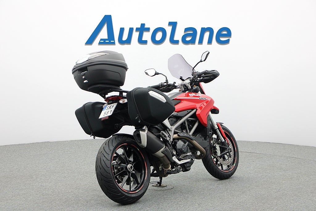 Ducati Hypermotard 821 SP * Nya däck Nyservad*
