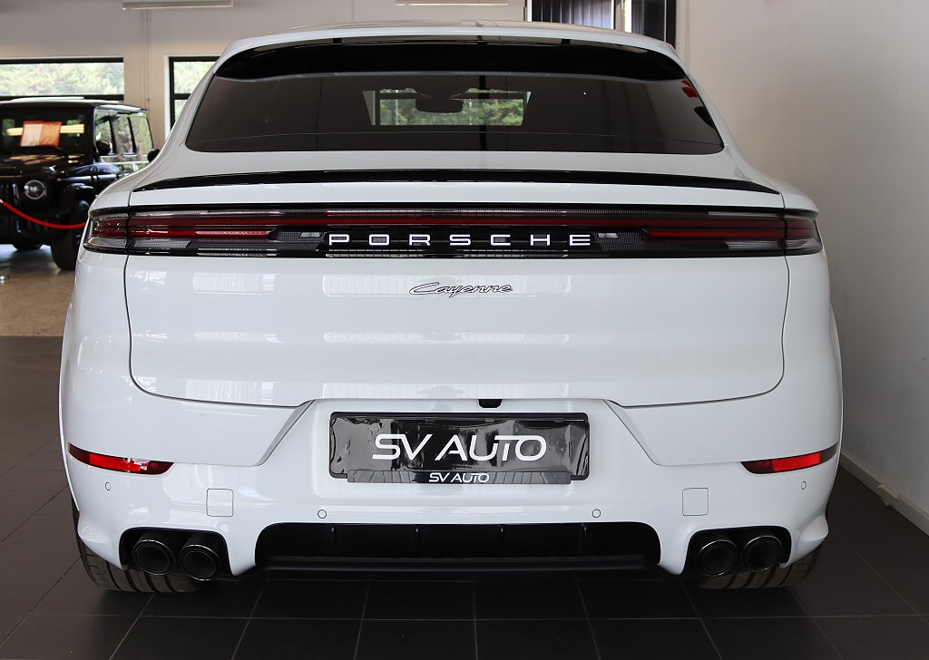 Porsche Cayenne Coupé E-Hybrid SportDesign BOSE Passagerardisplay MOMS