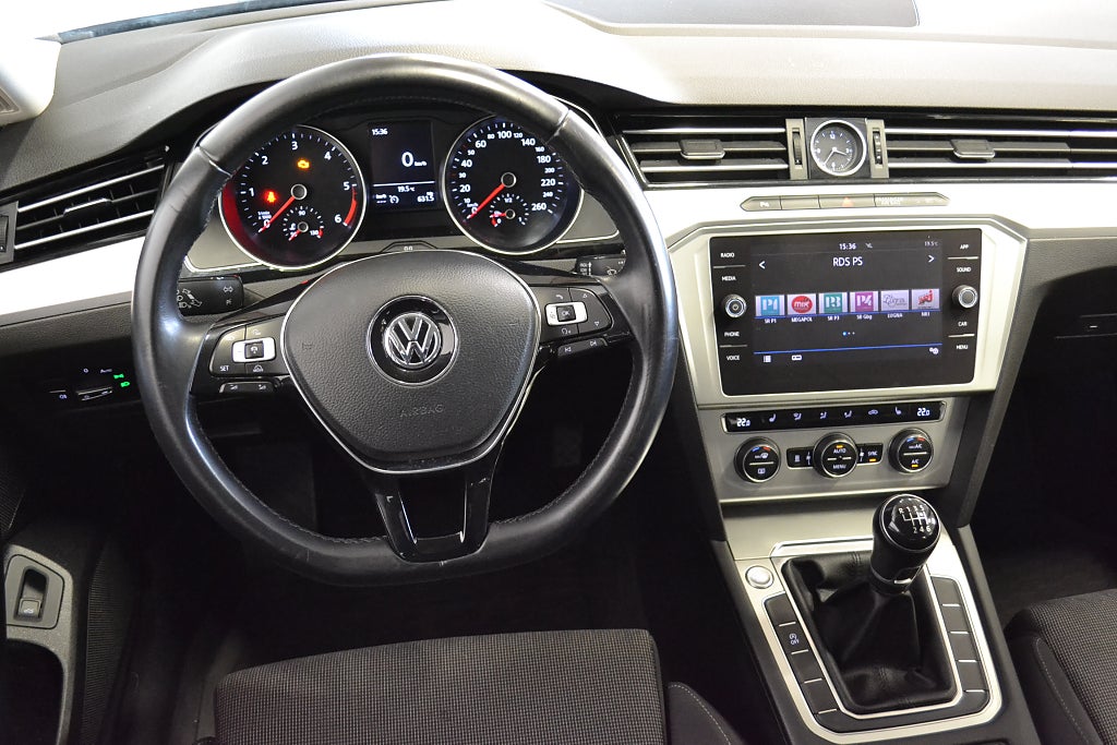 Volkswagen Passat Sportscombi 2.0 TDI 150hk Parkeringsvärmare P-Sensorer 2018