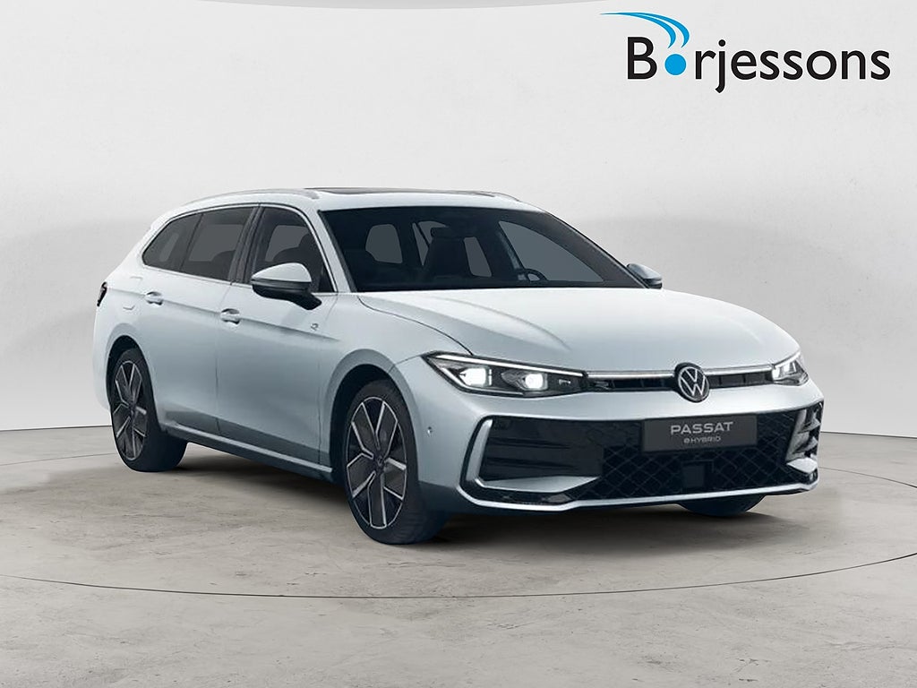 Volkswagen Passat eHybrid R-line SWE-edition 272 hk 124 km på el