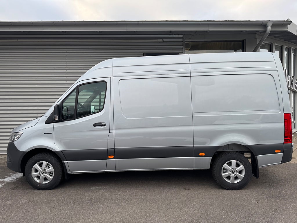 Mercedes-Benz Sprinter eSprinter 320 Skåp A2 SELECT 81 kWh - bild 3