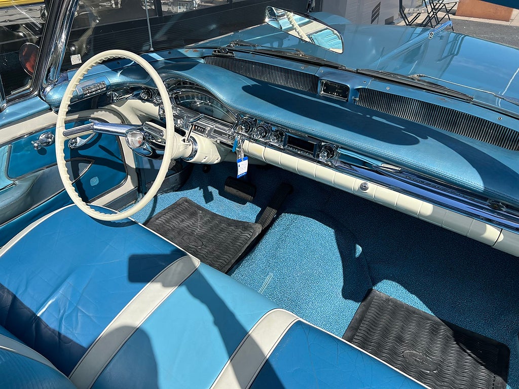 Oldsmobile Ninety-Eight Convertible Coupé 6.1 V8 Hydra-Matic, 4-trinn, 309hk, 1958