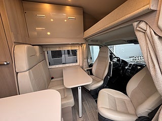 Husbil-halvintegrerad Globe-Traveller Pathfinder Z 150HK Automat! Långbäddar & utfällbar dubbelbädd! 2 av 19