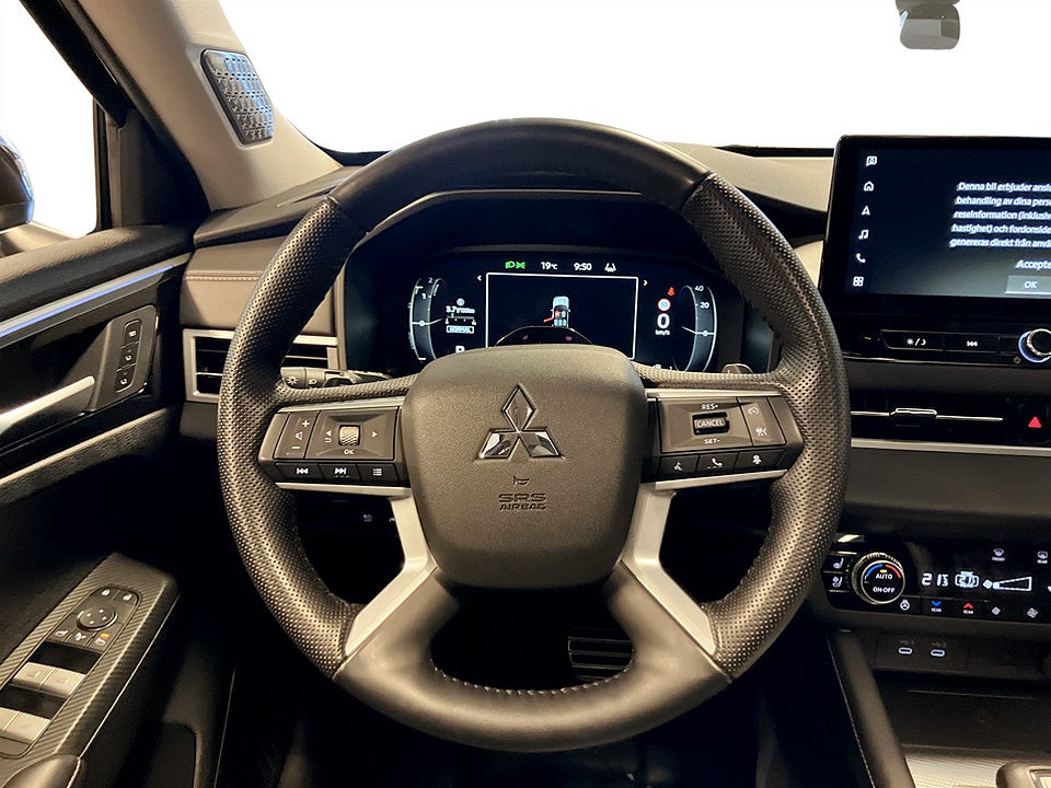 Bild på Mitsubishi Outlander Instyle PHEV 306k Aut 4WD PANO B-KAMERA