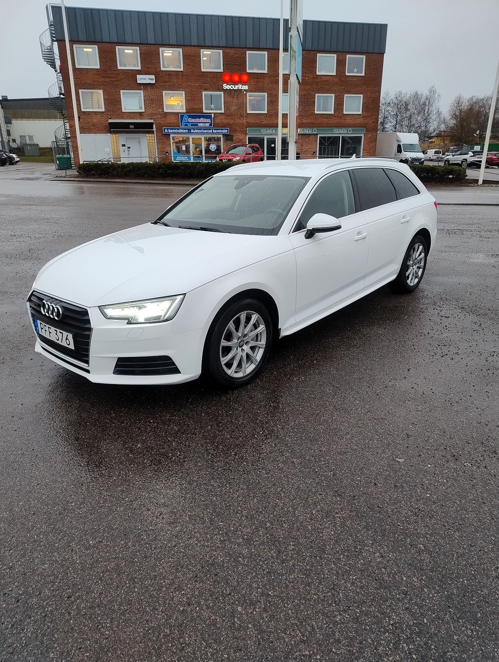 Audi A4 Avant 2.0 TDI quattro Proline Euro 6.Drag.S+V däck.