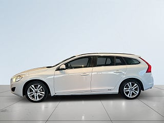 Volvo V60 D4 AWD Aut Momentum Dvärm/Skinn/Drag/Psens/Xenon
