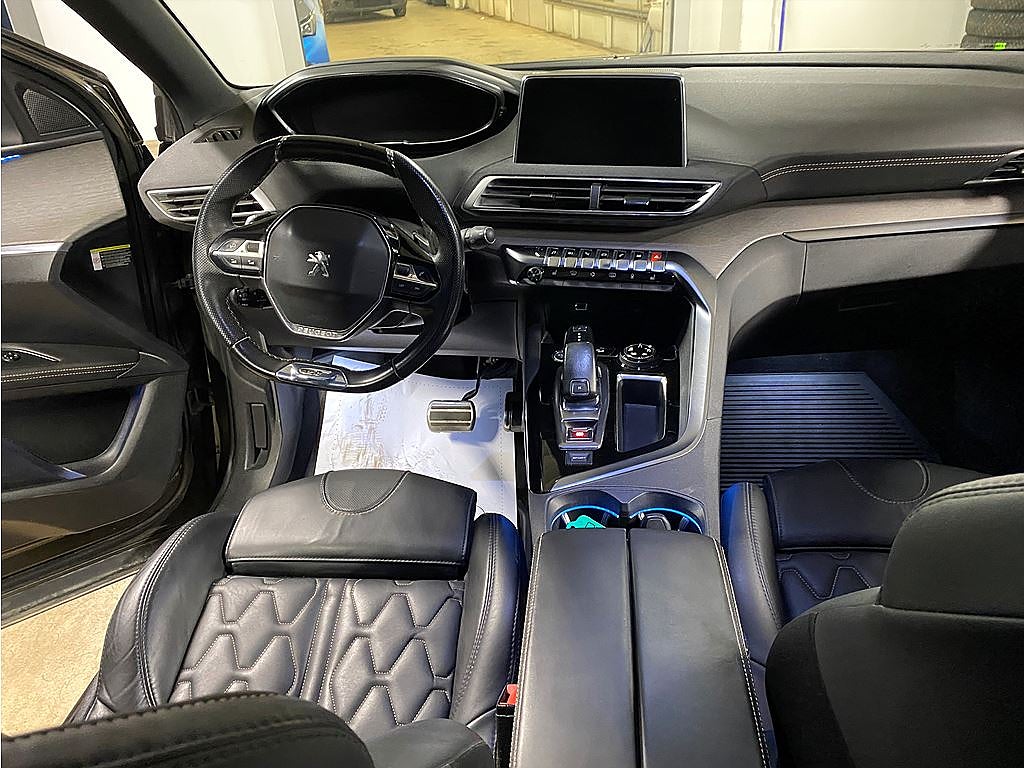 Bild på Peugeot 3008 GT 2.0 BHDi 180hk Aut - PANORAMA, SKINN
