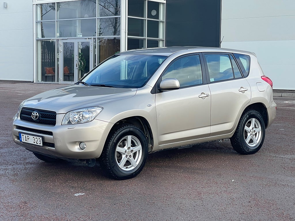 Toyota RAV4 2.0 VVT-i 4x4 Euro 4/skinn/ny koppling sats