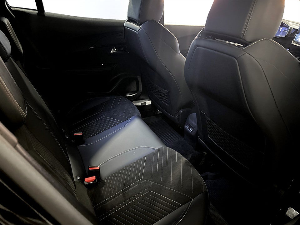 Bild på Peugeot 2008 GT Hybrid 145hk Aut B-KAMERA CARPLAY