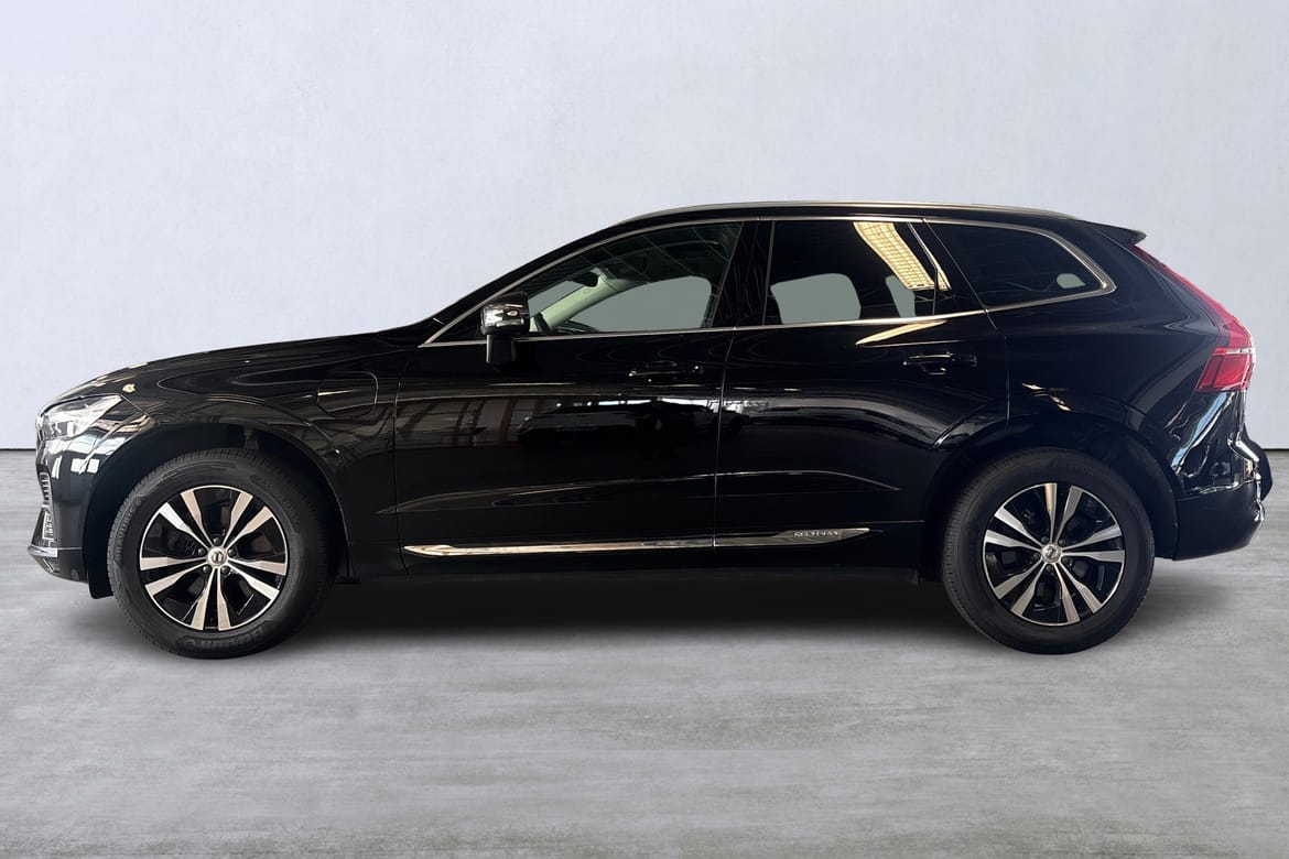 Volvo XC60 Recharge T6 Core Edition 2023, photo 2/10
