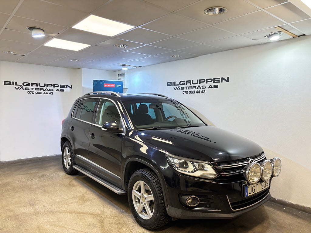 Volkswagen Tiguan 2.0 TDI 4M /D-Värm / Drag /BKam /Ny Kamrem