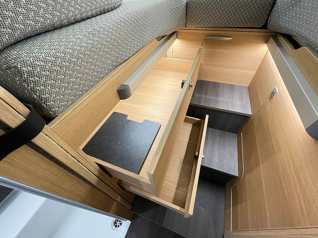 Adria Matrix Plus 670 DL / ALDE / Taksäng / Automat / F2F /  - Adria