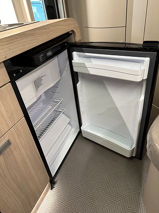 Husbil-halvintegrerad Wingamm Oasi 540 140HK AUT 13 av 28