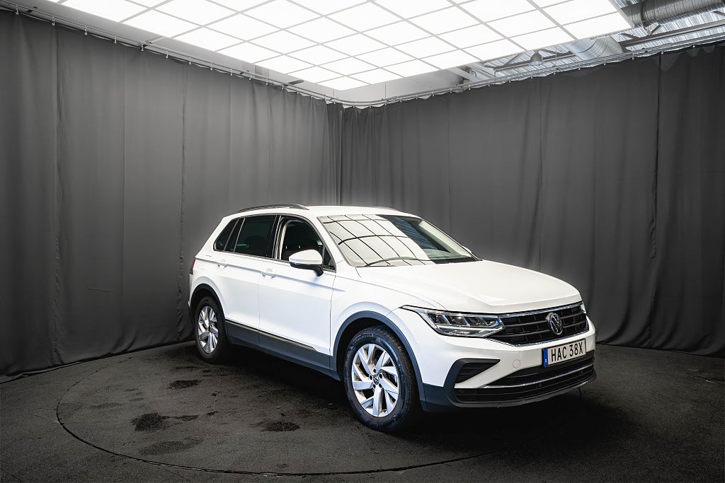 Volkswagen Tiguan TSI DRAG KAMERA ADAPTIV-FART CARPLAY 1-ÄGARE MOMS