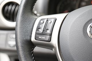 Halvkombi Toyota Yaris 14 av 19