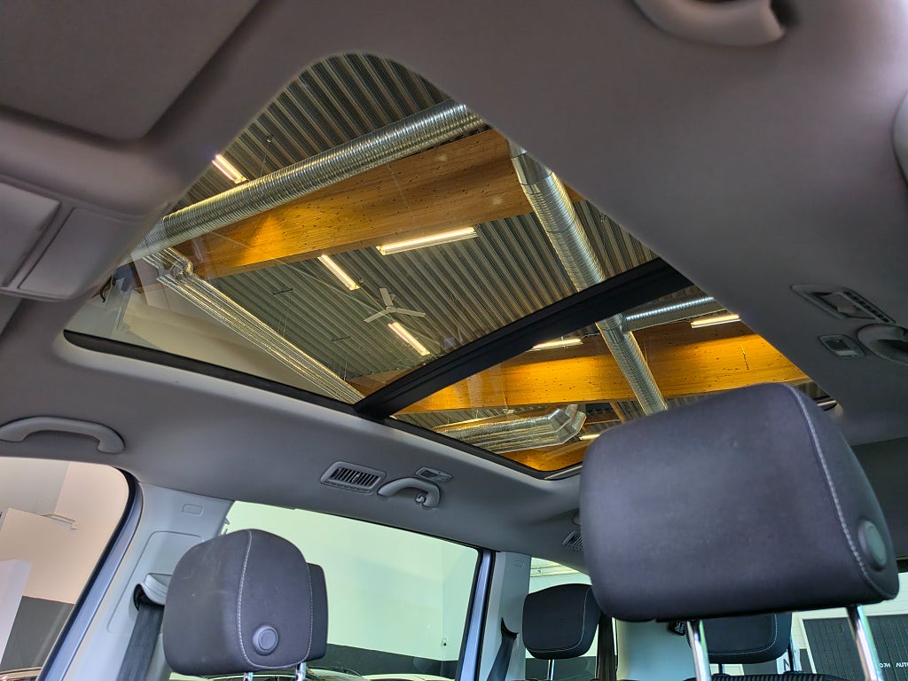 Seat Alhambra 7-sits 2.0 TDI DSG Automat /Panorama/Drag /3,45% ränta