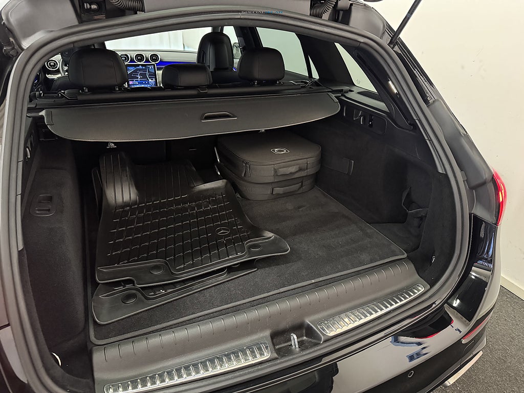 Mercedes-Benz C300 T 2024 - miniatyr 11