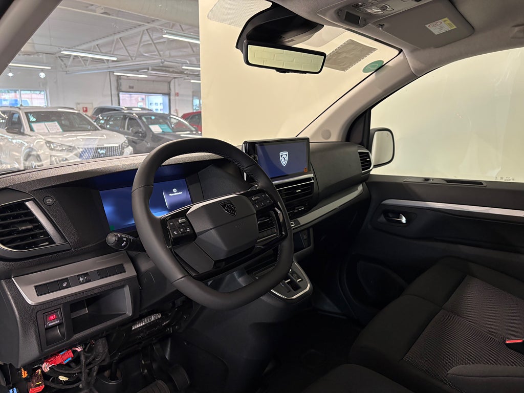 Peugeot e-Expert 75kWh L2 Plus thumbnail