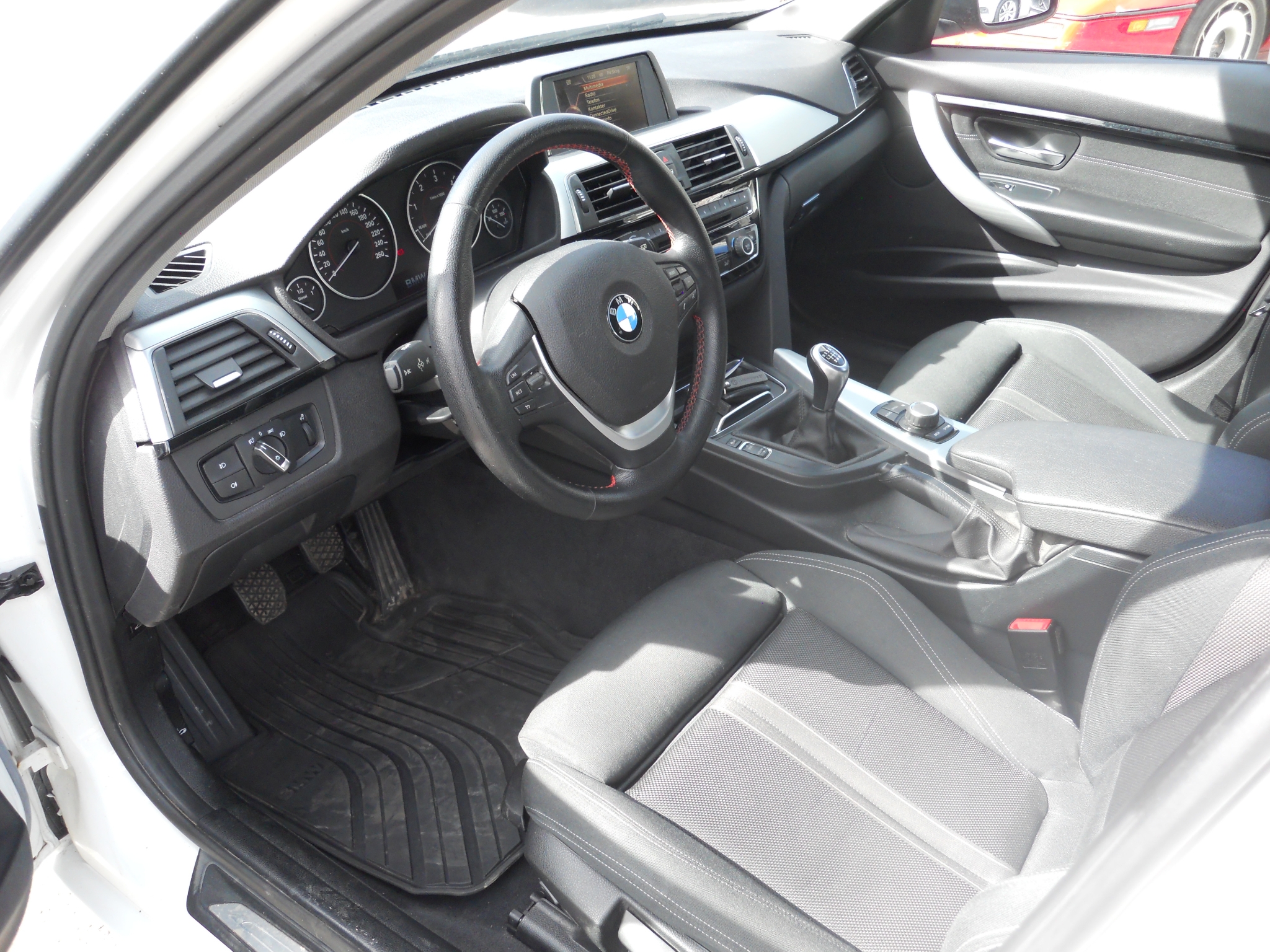 BMW 318 2016, bild 5/38