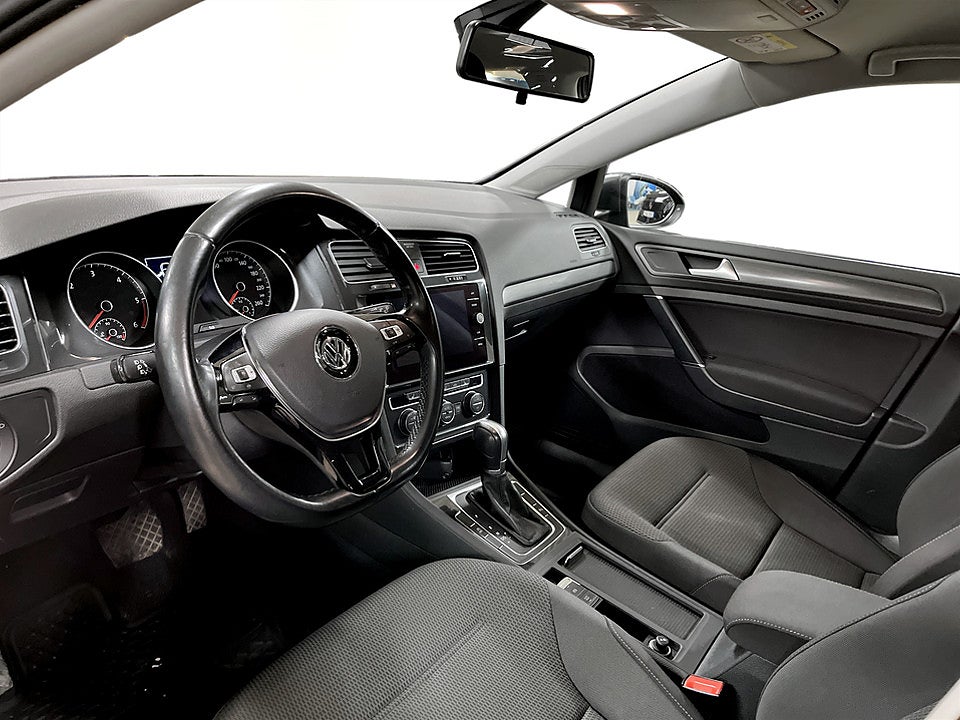 Bild på Volkswagen Golf Sportscombi Base 1.6 TDI 116hk Aut - CARPLAY, P-SENSORER