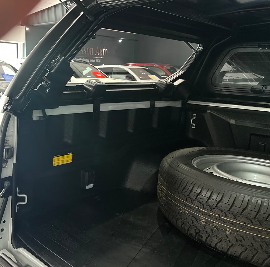 Isuzu D-Max XRX Crew Cab 2.2 4WD Nya motorn & vxl låda - bild 7