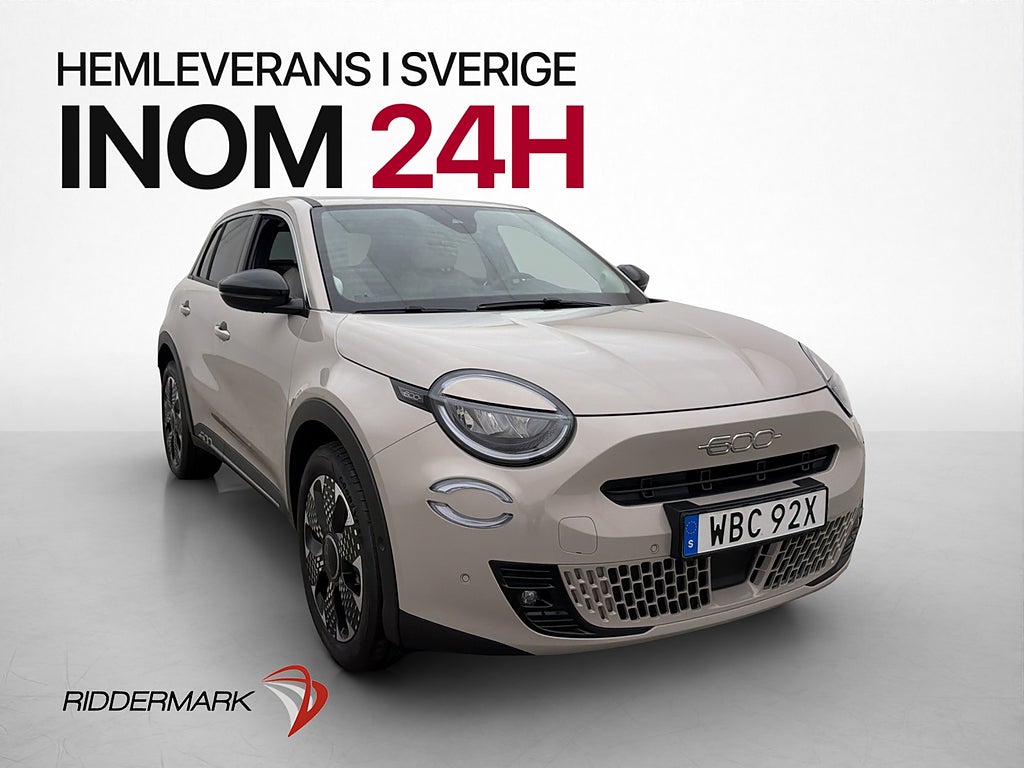Fiat 600 e Navi Kamera CarPlay Massage ISOFIX Keyless