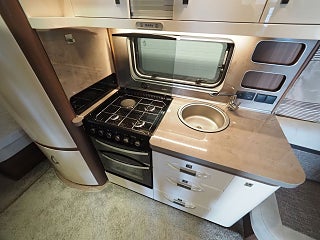 Husvagn, 1-axl Hobby 560 LU Prestige 13 av 21