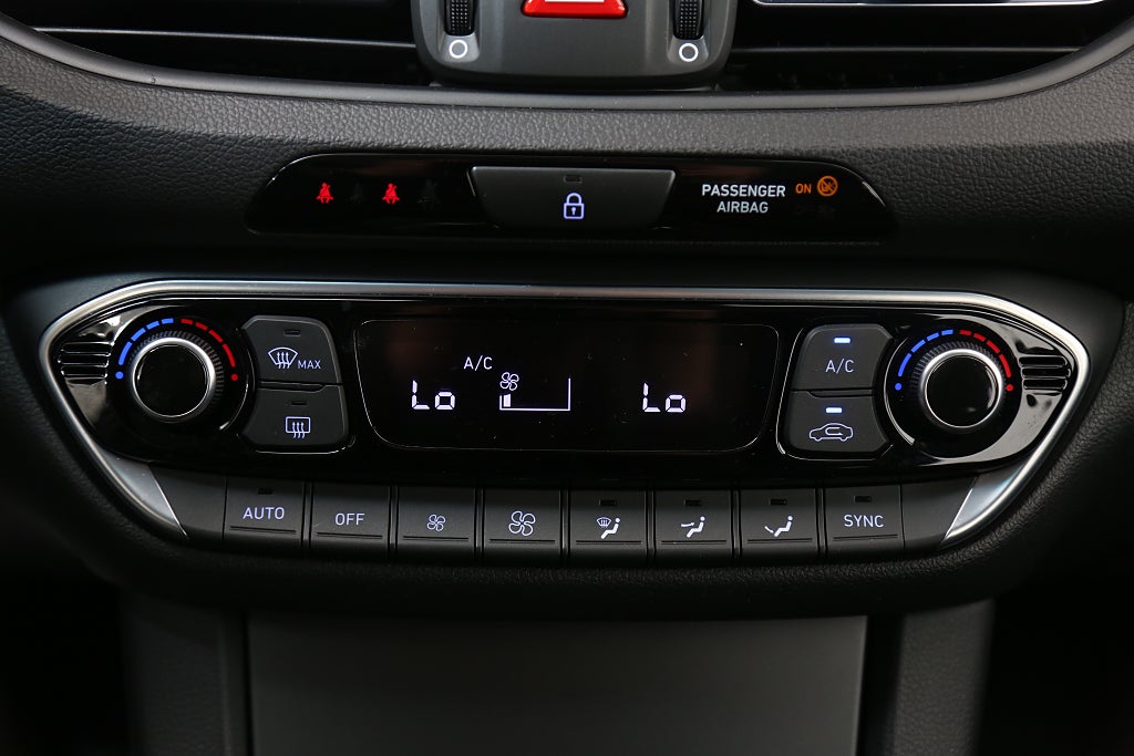 Hyundai i30 1,0 T-GDi FWD 48V MHEV Essential 120hk Kombi 1ägare 2021
